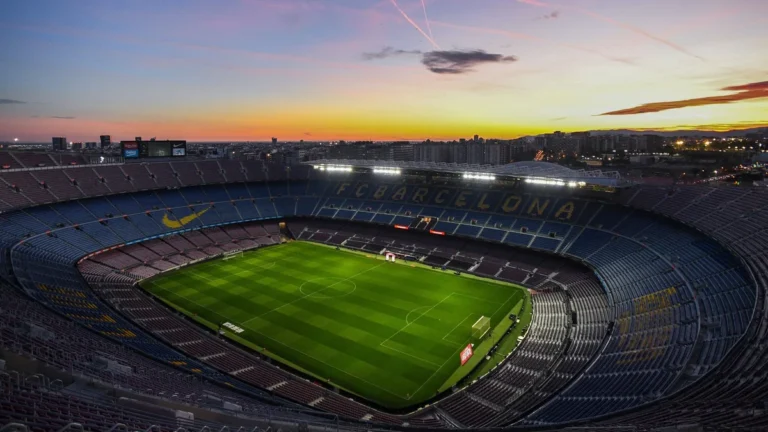 Barcelona staff strike El Clasico