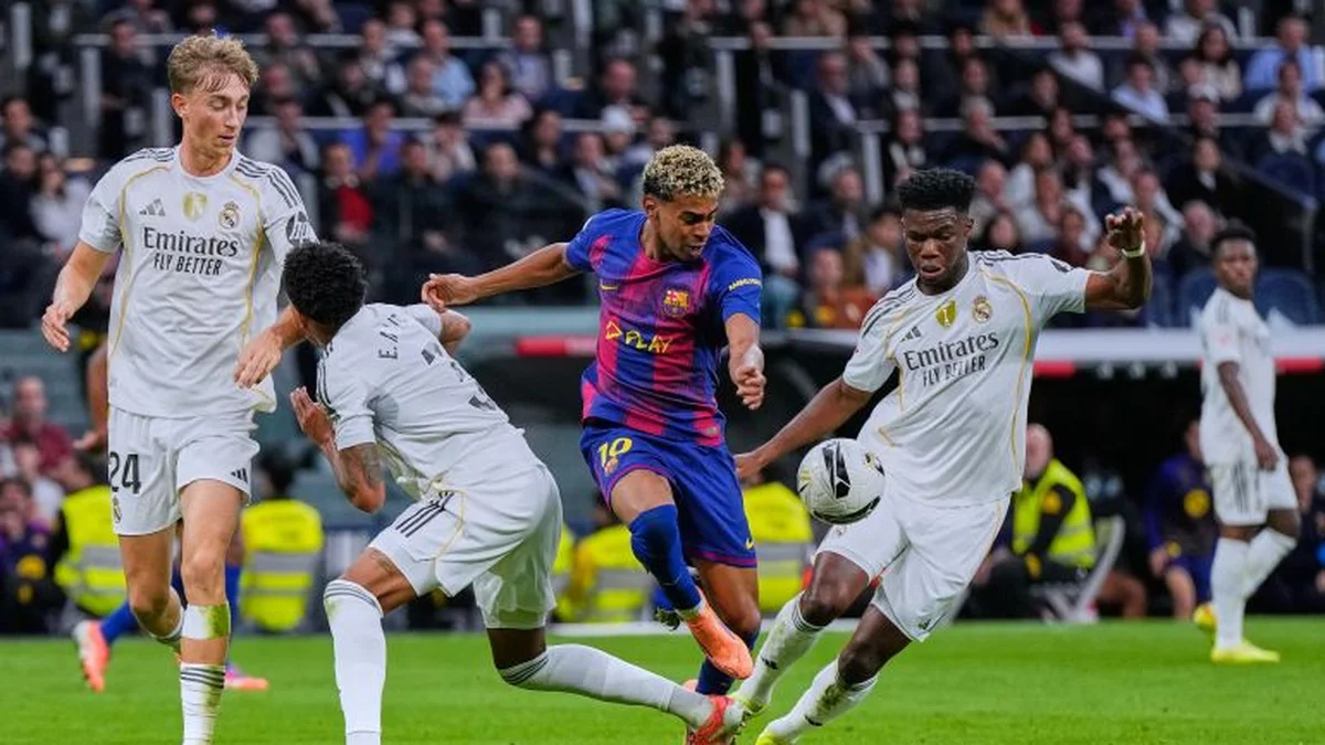 barcelona el clasico focus - Lamine Yamal battles Real Madrid players in El Clasico