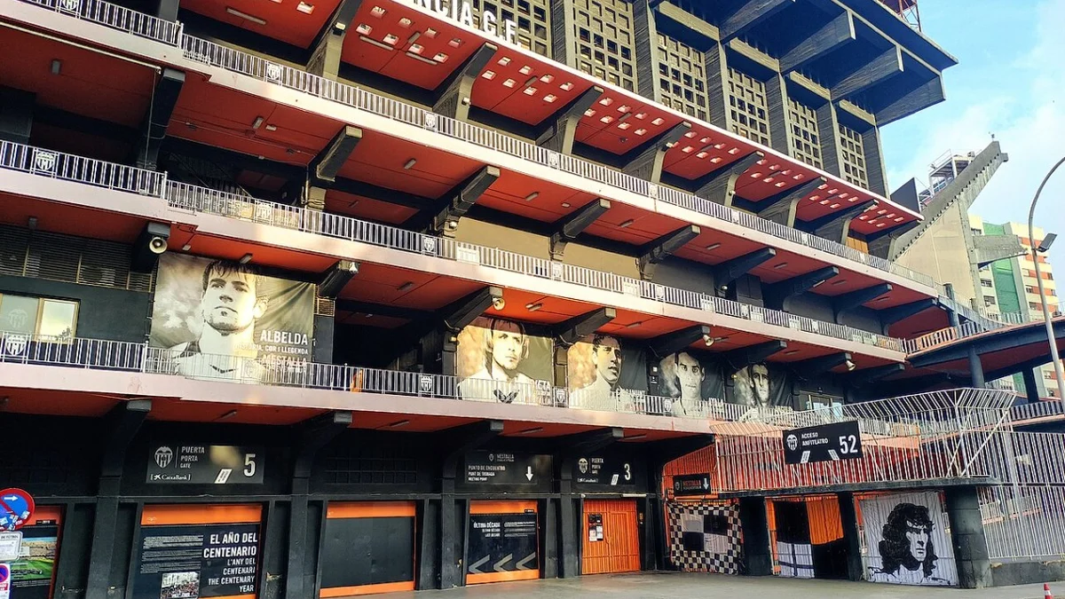 valencia history - foundation and the move to Mestalla